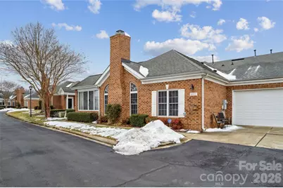 8577 Highland Glen Drive, Charlotte, NC 28269 - Photo 3