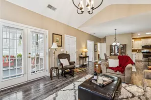 8577 Highland Glen Dr, Charlotte, NC 28269 - Photo 9