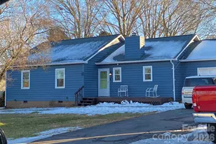 72 Pleasant Garden Dr, Taylorsville, NC 28681 - Photo 3