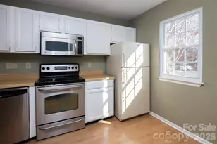 6116 Heath Ridge Ct, Charlotte, NC 28210 - Photo 9