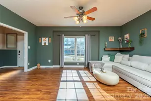 243 Scenic Ridge Dr, Hendersonville, NC 28792 - Photo 9