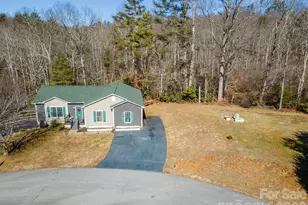 243 Scenic Ridge Dr, Hendersonville, NC 28792 - Photo 3