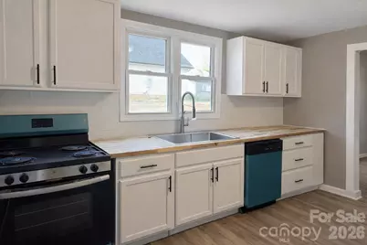 427 Pleasant Avenue, Kannapolis, NC 28081 - Photo 3