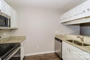 3632 Maggie Laney Dr, Charlotte, NC 28216 - Photo 9