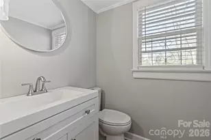 1717 Woodvalley Dr, Charlotte, NC 28216 - Photo 25