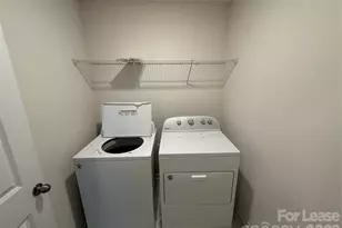 8627 Harris Lake Ln, Charlotte, NC 28269 - Photo 15