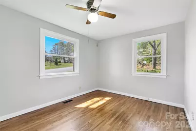 19 Trowbridge Lane, Brevard, NC 28712 - Photo 15