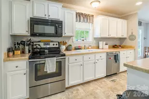 1828 Pine Hollow Pl, Hudson, NC 28638 - Photo 9