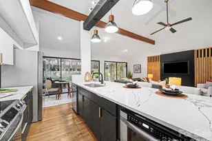 3911 Windwood Cir, Charlotte, NC 28226 - Photo 3