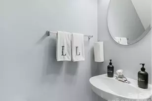 10783 Holly Ridge Blvd, Charlotte, NC 28216 - Photo 9