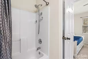 10783 Holly Ridge Blvd, Charlotte, NC 28216 - Photo 15