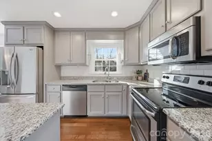 1215 6th St NW, Hickory, NC 28601 - Photo 7