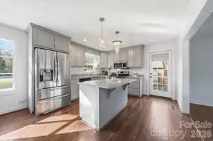 1215 6th St NW, Hickory, NC 28601 - Photo 3