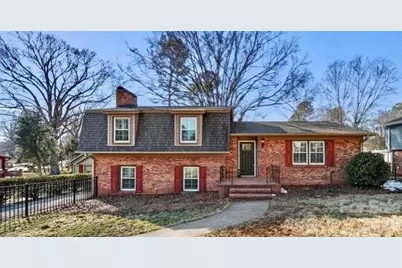 1215 6th Street NW, Hickory, NC 28601 - Photo 1