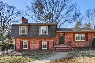 1215 6th St NW, Hickory, NC 28601 - Photo 1