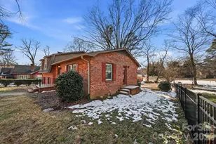 1215 6th St NW, Hickory, NC 28601 - Photo 31