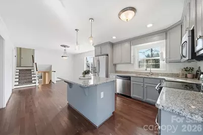 1215 6th Street NW, Hickory, NC 28601 - Photo 5