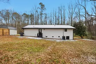 704 W Border St, Dallas, NC 28034 - Photo 39