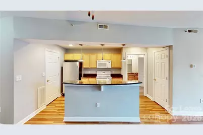 718 W Trade Street #809, Charlotte, NC 28202 - Photo 3