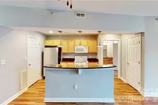 718 W Trade St, Charlotte, NC 28202 - Photo 3