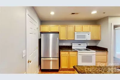 718 W Trade Street #809, Charlotte, NC 28202 - Photo 5