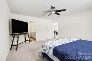 10136 Chatham Run Ln, Charlotte, NC 28262 - Photo 15