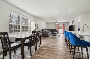 10136 Chatham Run Ln, Charlotte, NC 28262 - Photo 9