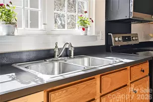 8812 Norway Ct, Charlotte, NC 28269 - Photo 13