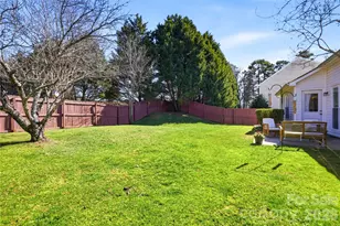 8812 Norway Ct, Charlotte, NC 28269 - Photo 29