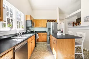 8812 Norway Ct, Charlotte, NC 28269 - Photo 11