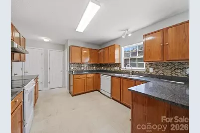 1968 8th Street Lane SE, Hickory, NC 28602 - Photo 9