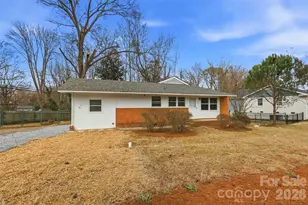 4401 Somerdale Ln, Charlotte, NC 28205 - Photo 1
