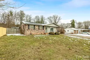 46 Sunny Acres Dr, Etowah, NC 28729 - Photo 3