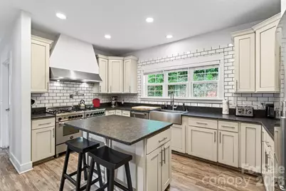 8026 Buck Creek Road, Marion, NC 28752 - Photo 9