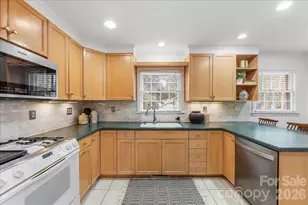 7201 Terrace Dr, Charlotte, NC 28211 - Photo 7