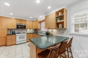 7201 Terrace Dr, Charlotte, NC 28211 - Photo 5