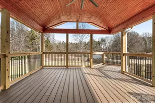 8446 Clear Meadow Ln, Charlotte, NC 28227 - Photo 17