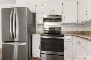 8446 Clear Meadow Ln, Charlotte, NC 28227 - Photo 7