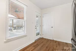 8446 Clear Meadow Ln, Charlotte, NC 28227 - Photo 9