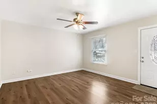 8446 Clear Meadow Ln, Charlotte, NC 28227 - Photo 5