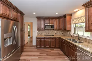 2630 Fernbank Dr, Charlotte, NC 28226 - Photo 7