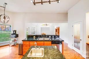 5329 Kuykendall Rd, Charlotte, NC 28270 - Photo 15