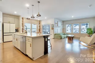 6415 Barcelona Wy, Charlotte, NC 28214 - Photo 5