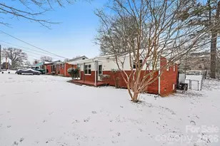 742 N Mulberry St, Statesville, NC 28677 - Photo 3