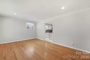 742 N Mulberry St, Statesville, NC 28677 - Photo 5