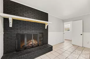 742 N Mulberry St, Statesville, NC 28677 - Photo 7