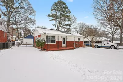 742 N Mulberry Street, Statesville, NC 28677 - Photo 1