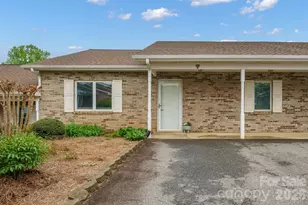505 2nd St Pl NE, Conover, NC 28613 - Photo 1