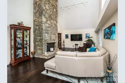 363 Rickel Drive, Hendersonville, NC 28739 - Photo 3