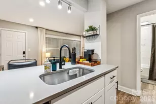 2000 Patio Ct, Charlotte, NC 28205 - Photo 9